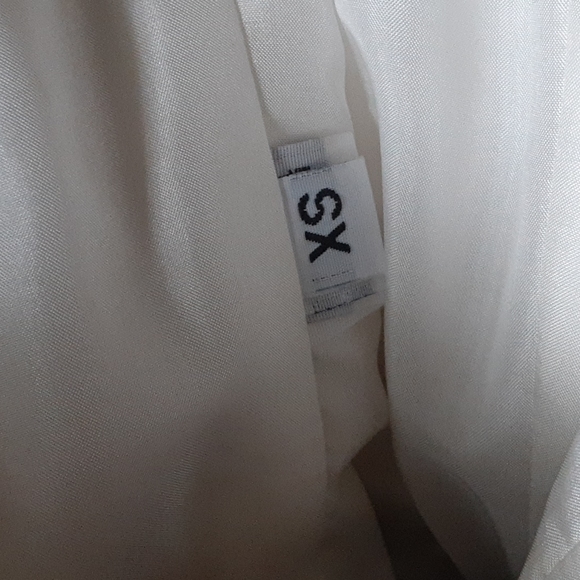 No Name 100% silk 2pc suit sz XS pit 15 inches lace Tuxedo style w/ beaded butto - Picture 11 of 12